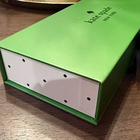 NWT! ♠️ kate spade 3-pair gift set cozy low socks. Limited edition KS gift box! - Picture 11 of 13